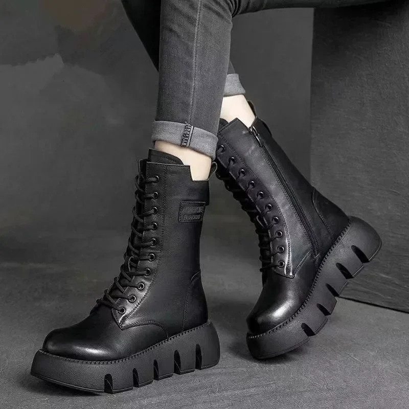 Winter Leather Women Boots Round Toe Mid-heel Ankle Boots for Women Lace Up Warm Snow Boots Retro Lady Platform Bikerboots Women 241112
