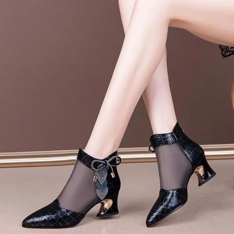 Mesh womens ankle boots summer breathable rhinestone corner toe fashionable sandals womens high heels sole Talon women 241111