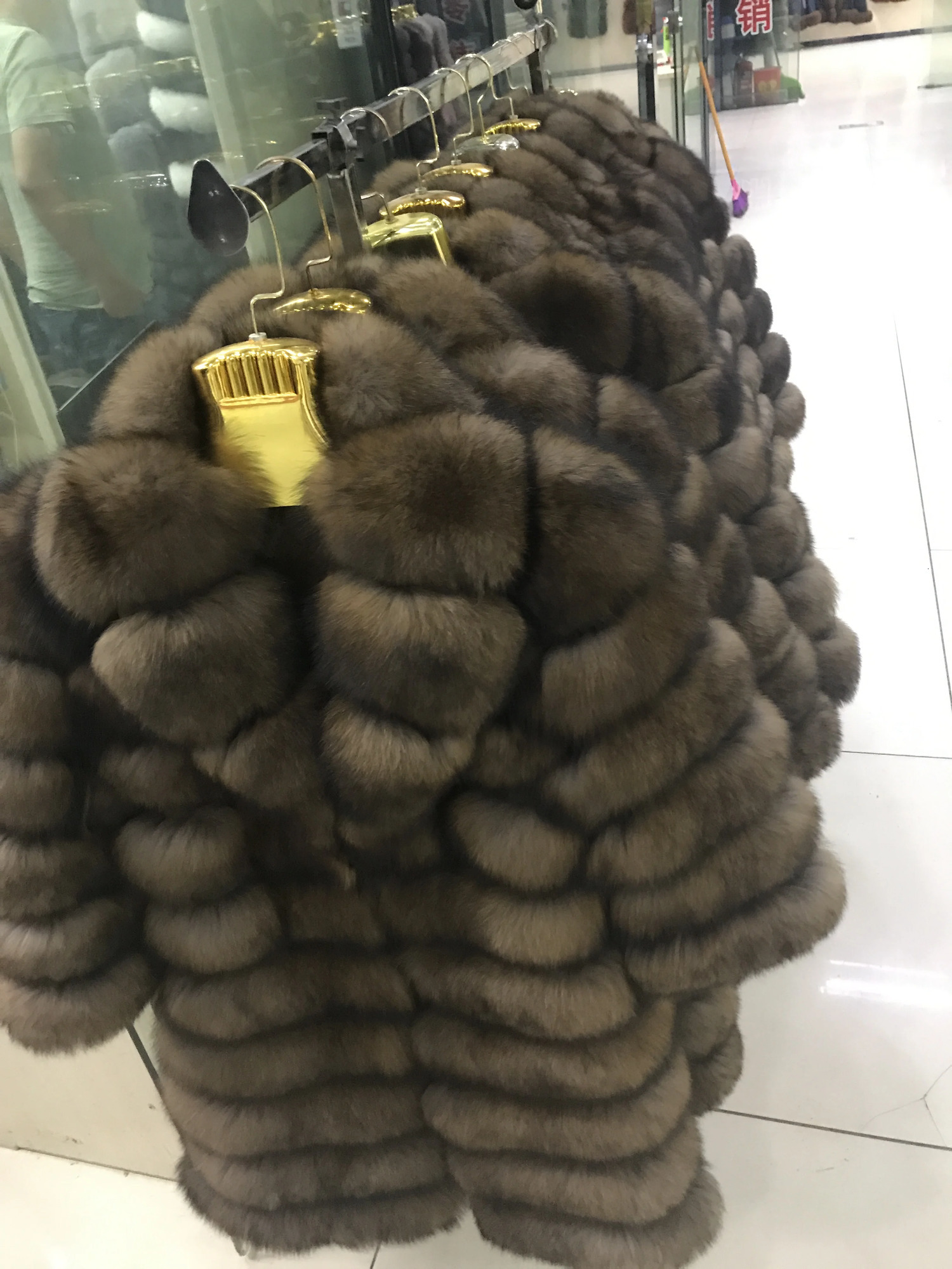 70cm Women Warm Real Fur Coat Short Winter Jacket Outerwear Natural Blue Coats for Promotion 241112