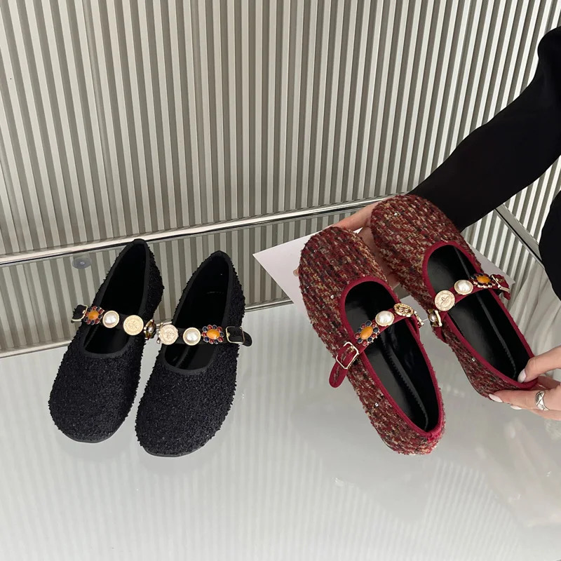 Womens Ballet Flat Bottom Autumn Low Foot Pump Knitted Mary Jane Shoes Water Diamond Button Flat Shoes Large Size 43 Womens Shoes 241111