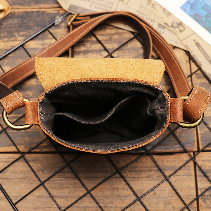 Retro Flip Black Small Shoulder Bag for Men Genuine Leather Sling Crossbody s Minority Design Man Simple Mobile Phone 51d47