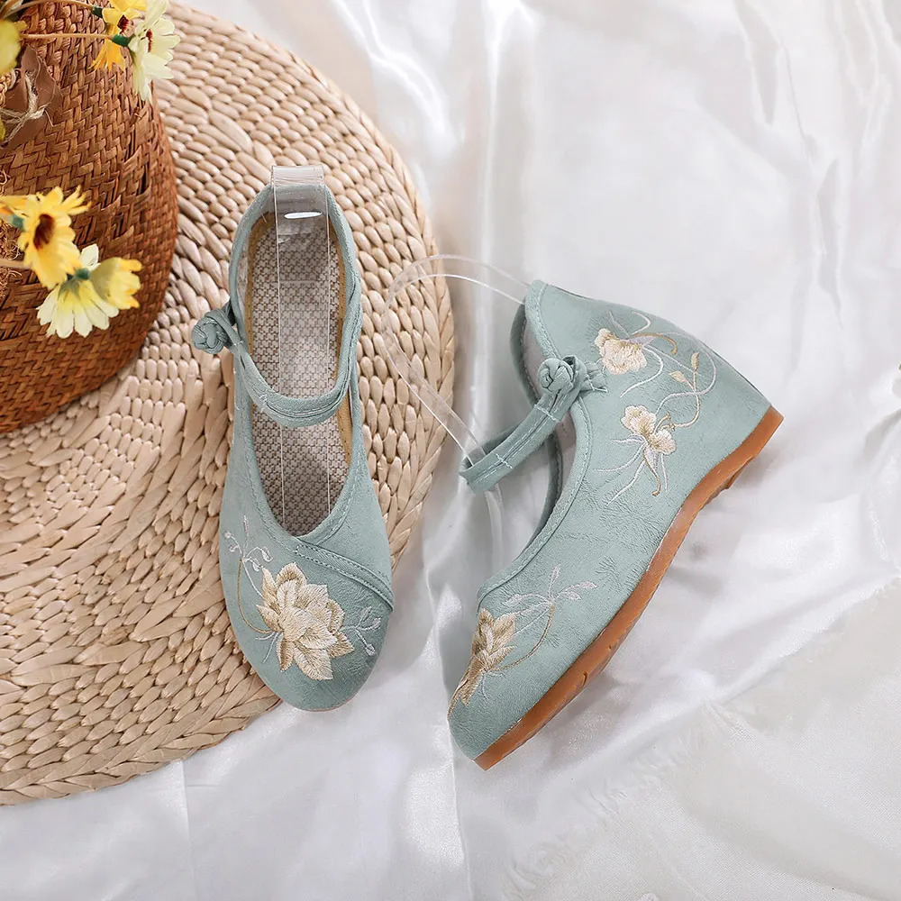 Veowalk Ankle Buckle Womens Jacquard Fabric 3cm Hidden Platform Womens Comfortable Soft Sports Shoes Chinese Embroidered Shoes 241111