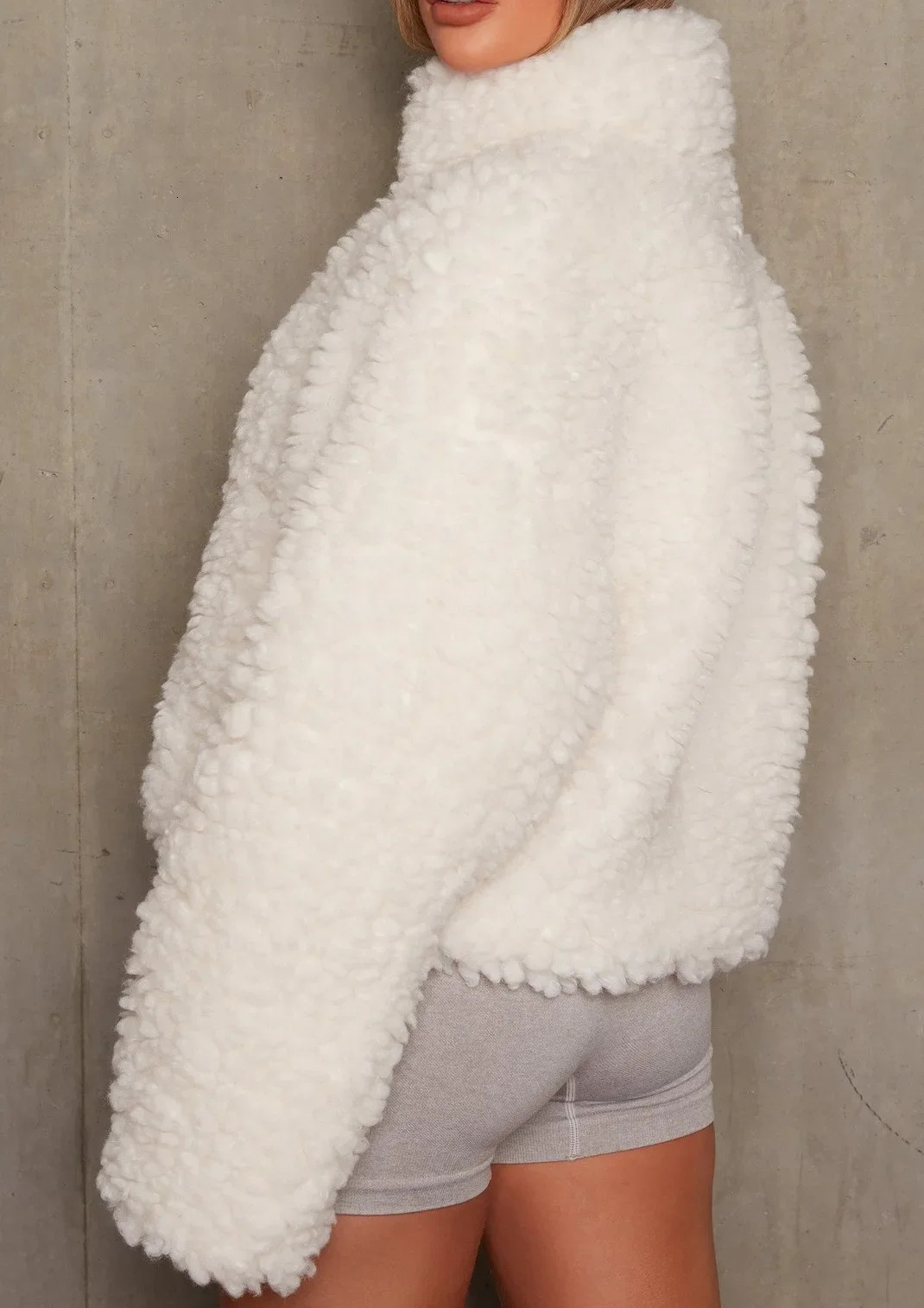 Womens autumn and winter teddy coat casual oversized soft fluffy wool jacket womens coat warm faux fur coat jacket 241112