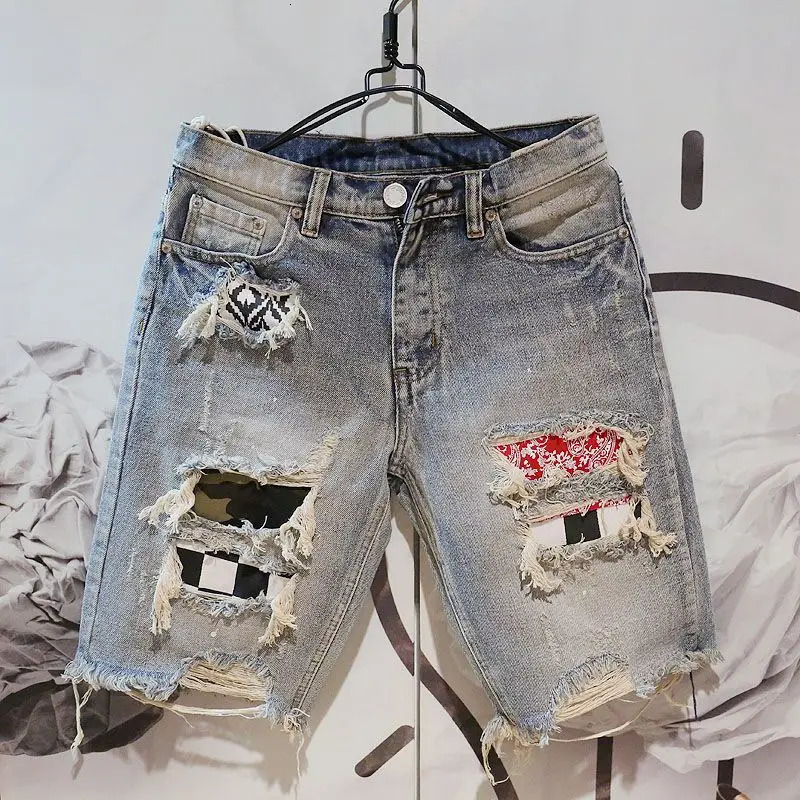 Man Denim Shorts with Text Ripped Embroidery Short Jeans Pants for Men er in Original Trend 2024 Summer Retro 241112
