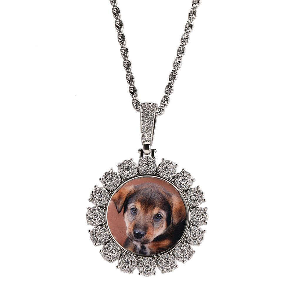 Top Quality Hip Hop Cute Custom Photo Round Frame Pendant Necklace Sparkly Cubic Zirconia Diy Picture Personalized Mens And Womens Necklaces Bling Cry