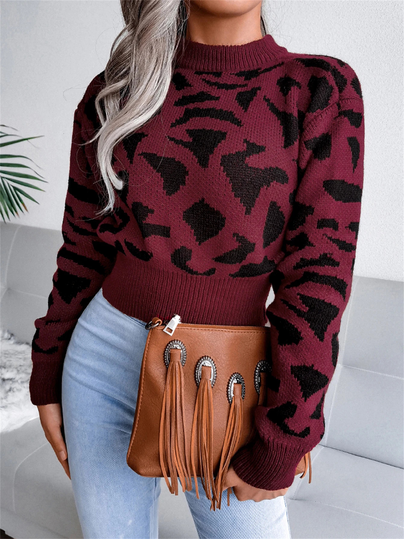 Autumn and Winter Round Neck Fashion Leopard Pattern Waist Series Womens Sweater Long Sleeve Top Short Knitted Lanhua 241113