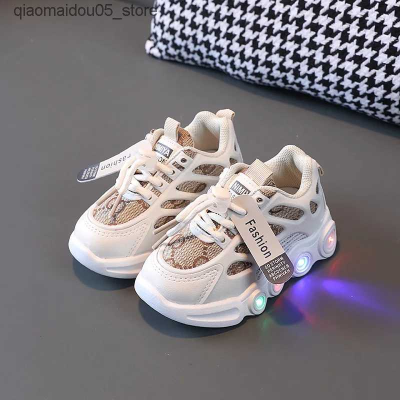 Sneakers Zapatillas LED Childrens Sports Shoes Autumn New Breathable Boys Casual Shoes Girls Tennis Shoes Running Shoes Childrens Shoes Zapatos Ni a Q
