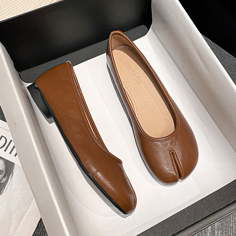 Pig's hoof shoes, cowhide split toe shoes, women's summer flat bottomed shallow mouth single shoes, ballet horse's hoof shoes, Ashige, 