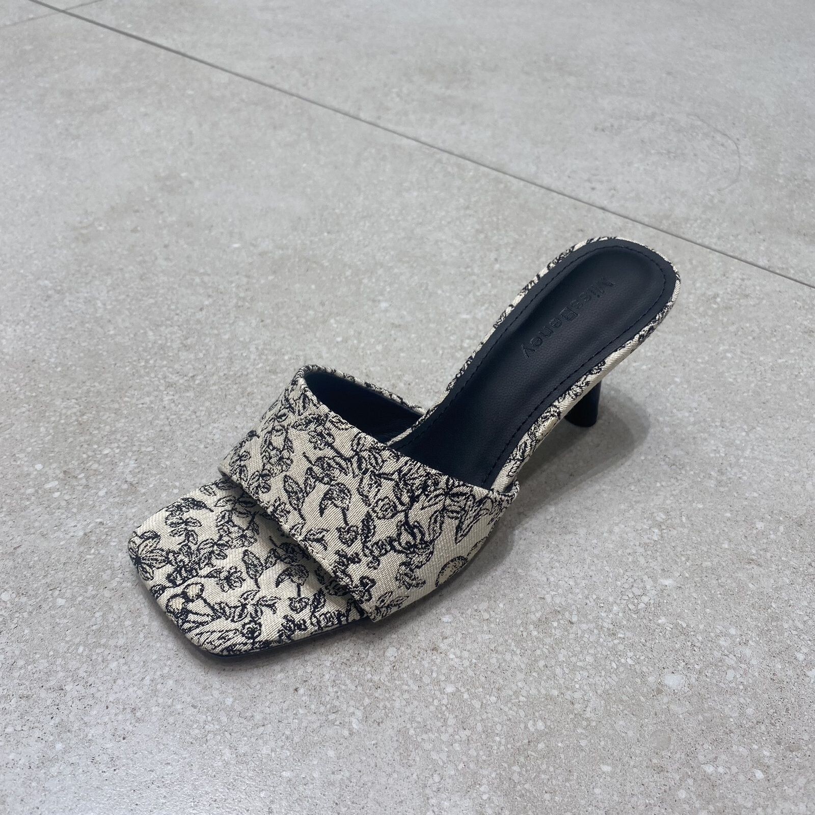 Chinese Style Embroidered Sandals For Women S Outerwear New Summer Super Hot Thick Heel Open Toe Flip Flop Ddmysheep Ddmysheep ddmythur