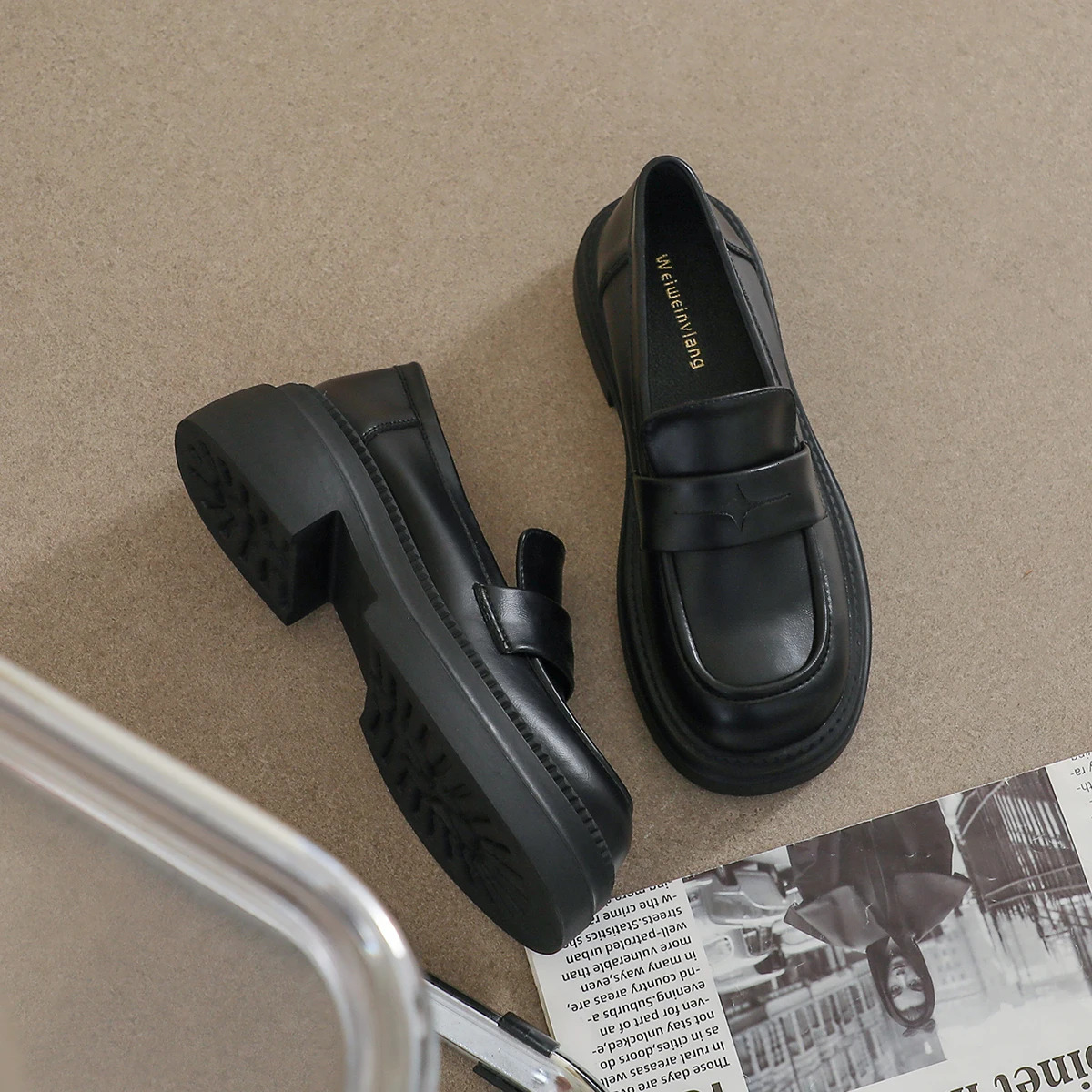 Small leather shoes 2024 one-pedal womens shoes platform loafers black square head single shoes 6587 241112