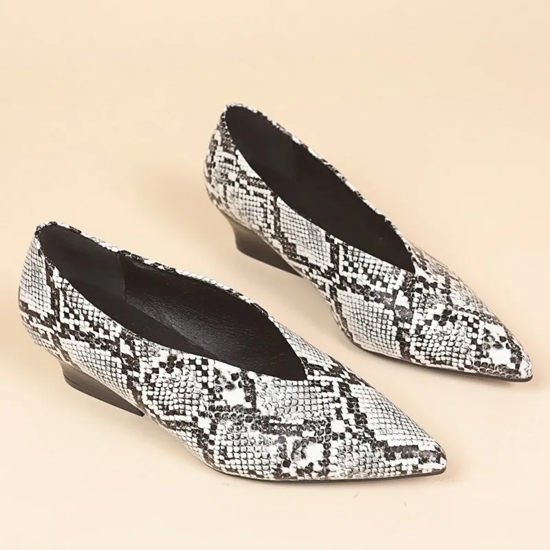 Women's Pumps 2024 Fall Spring Autumn Slope Heel Pointed Toe V Mouthc Single Black 4cm Serpentine Middle Heel Retro Granny Shoes
