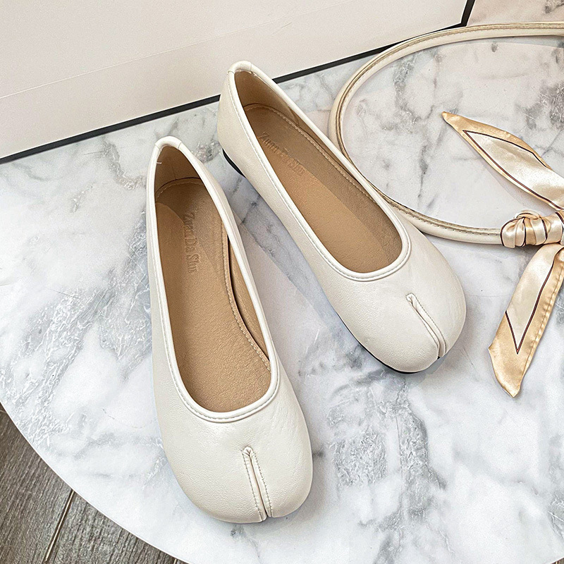 Pig's hoof shoes, cowhide split toe shoes, women's summer flat bottomed shallow mouth single shoes, ballet horse's hoof shoes, Ashige, 