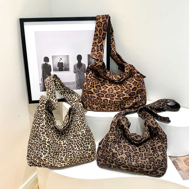 Korean version leopard print cotton tote bag for women 2024 new fashion trend simple commuting bag casual shoulder bag 241113