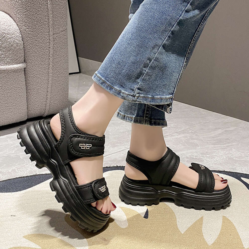 Sports 2024 Summer New Thick Sole Women's Matsuke Velcro Beach Sandals For Women