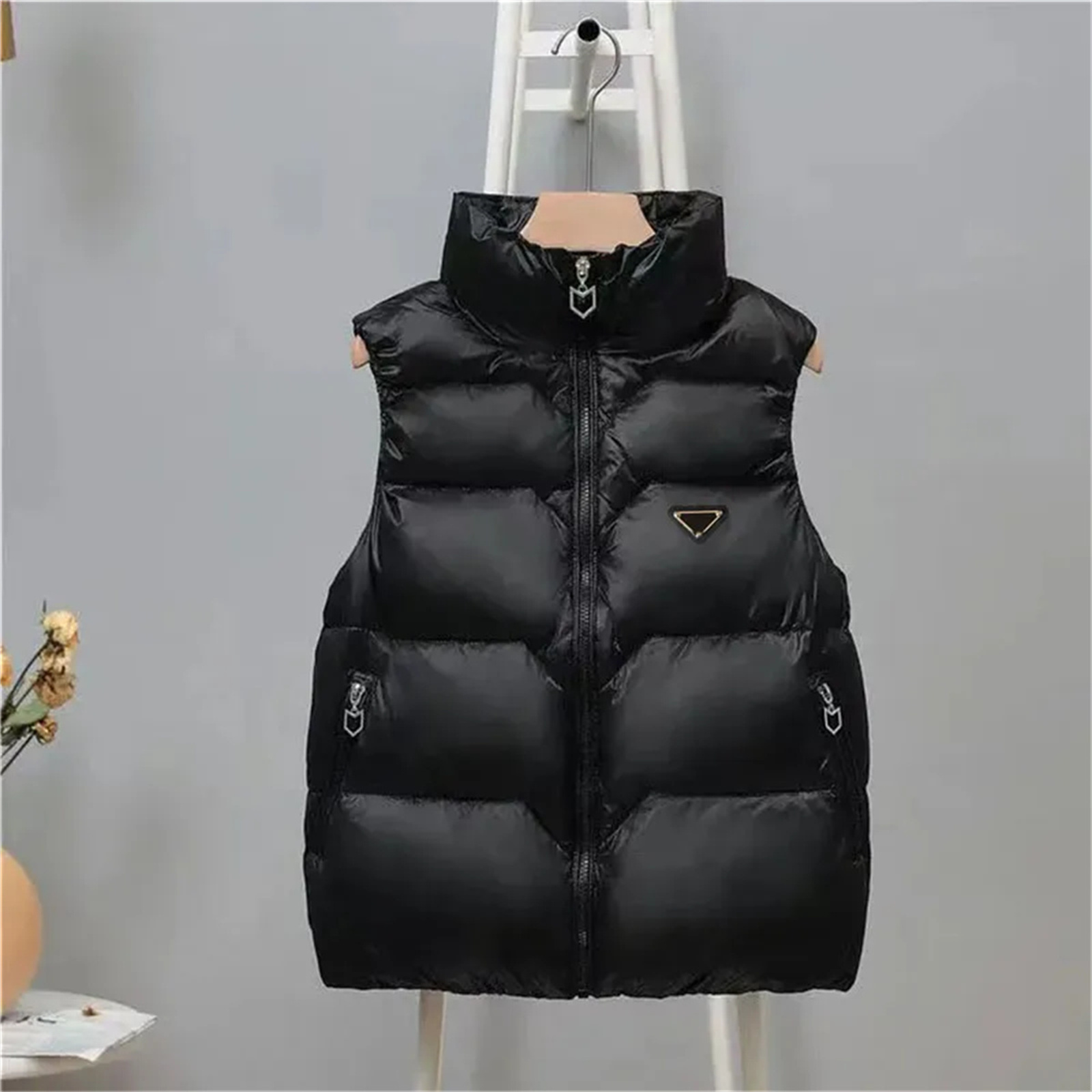 Womens Down Parkas Puffer Vest Jacket Woman Sleeveless Coat Designer Autumn Winter Outwears Windbreaker Down Jacket Women's Long Designer vest Coats