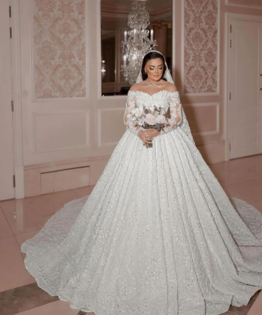 Saudi arabic crystal lace ball gown Wedding Dress off shoulder long sleeves sequins beaded wedding dresses ruffle Dubai r Bridal gowns plus size