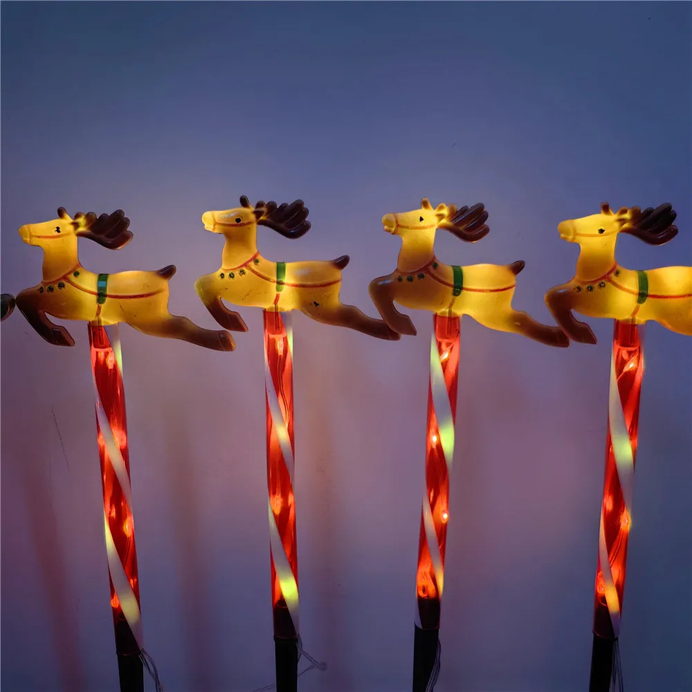 5pcs SolarPowered Christmas Santa Sleigh and Reindeer Lawn Stake Decoration Set Oudoor Festive LED Lights Garden Decor 800 241113