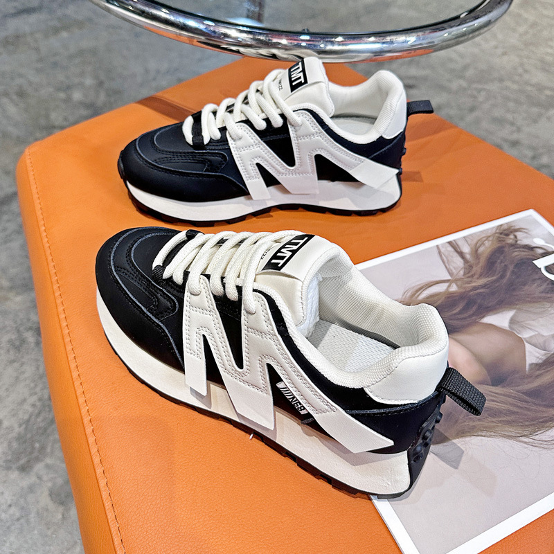 2024 free shipping shoes designer womens running shoes athleisure breathable comfortable triple black sneakers mens trainers size eur35-40