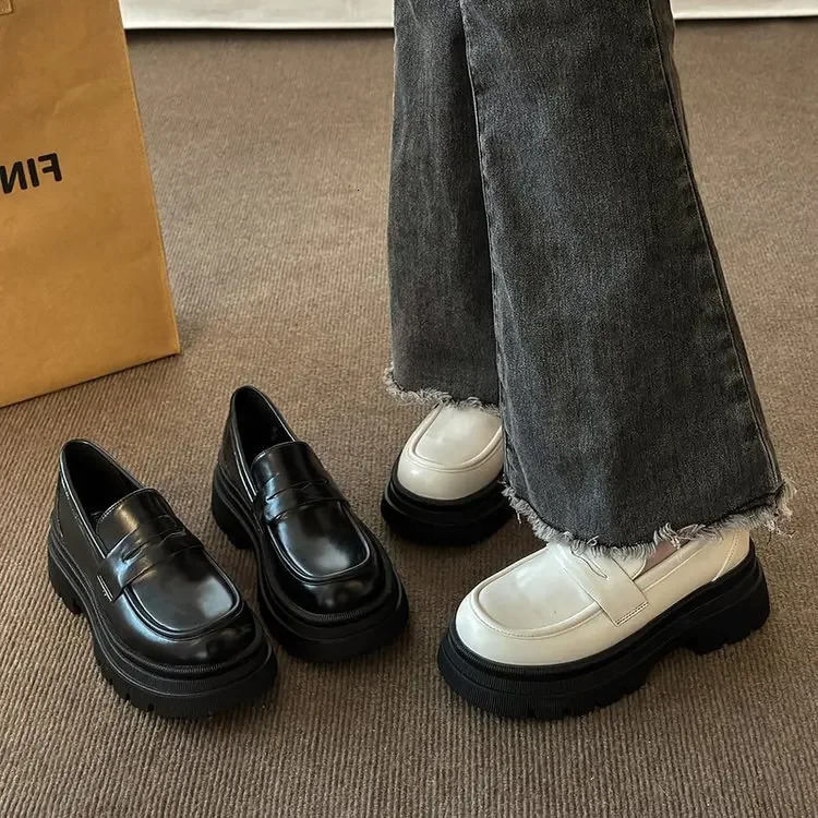 Ladies British Style Leather Shoes Black Muffin Student Single Shoes Retro All-match One Pedal Loafer Women Shoes 241112