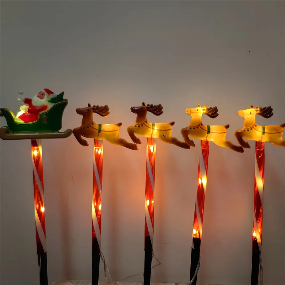 5pcs SolarPowered Christmas Santa Sleigh and Reindeer Lawn Stake Decoration Set Oudoor Festive LED Lights Garden Decor 800 241113