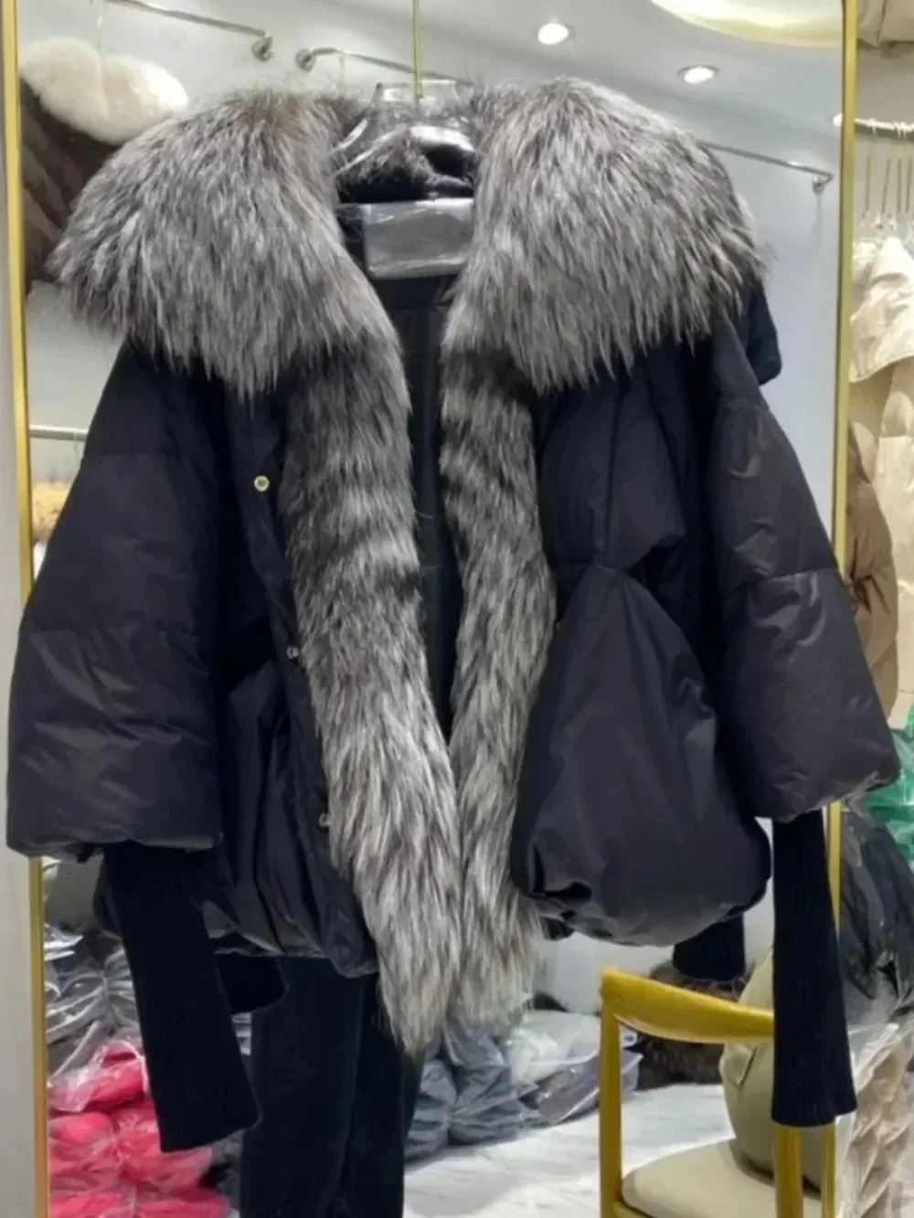 Splicing jacket detachable fox fur collar inflatable jacket womens jacket white duck down jacket womens fashionable and casual autumn item 241112