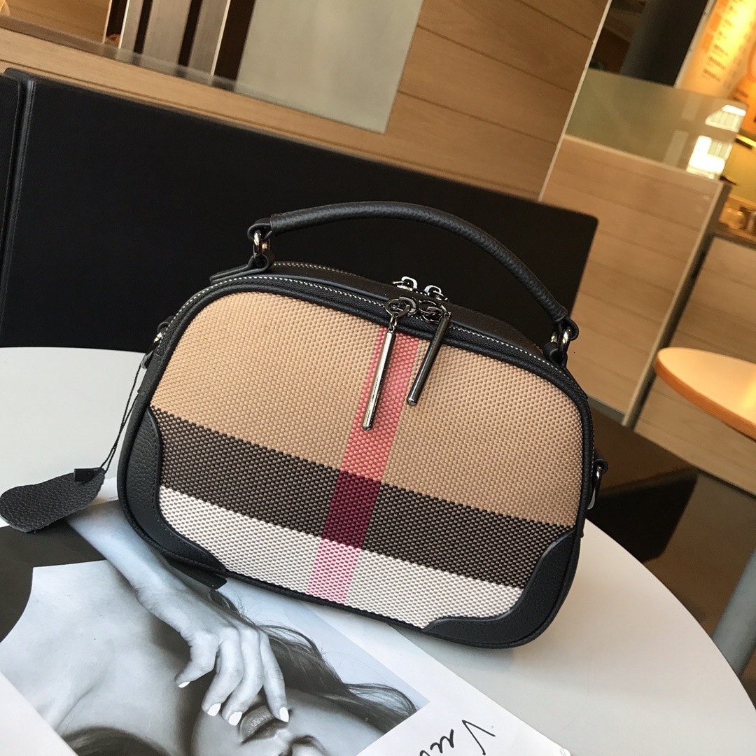 Advanced Handbag, Women's New Fashionable Horizontal Apple Small Square Personalized And Versatile Shoulder Designer Crossbody Bag Trendy