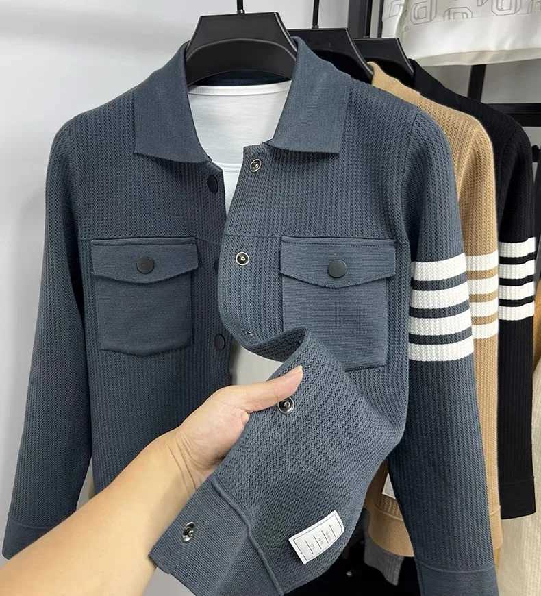 New Arrival Luxury brand mens pocket knitted jacket high-end fashion hardcover striped Korean casual spring and autumn sweater cardigan coat Z241112