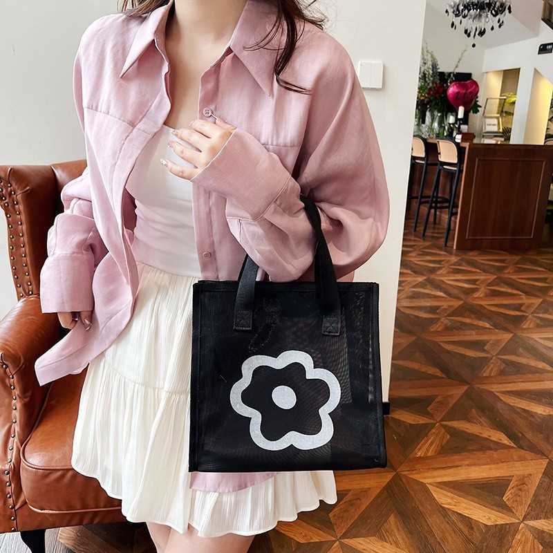 Fashionable large capacity breathable mesh bag for travel, simple handbag, large capacity women's cosmetics storage bag