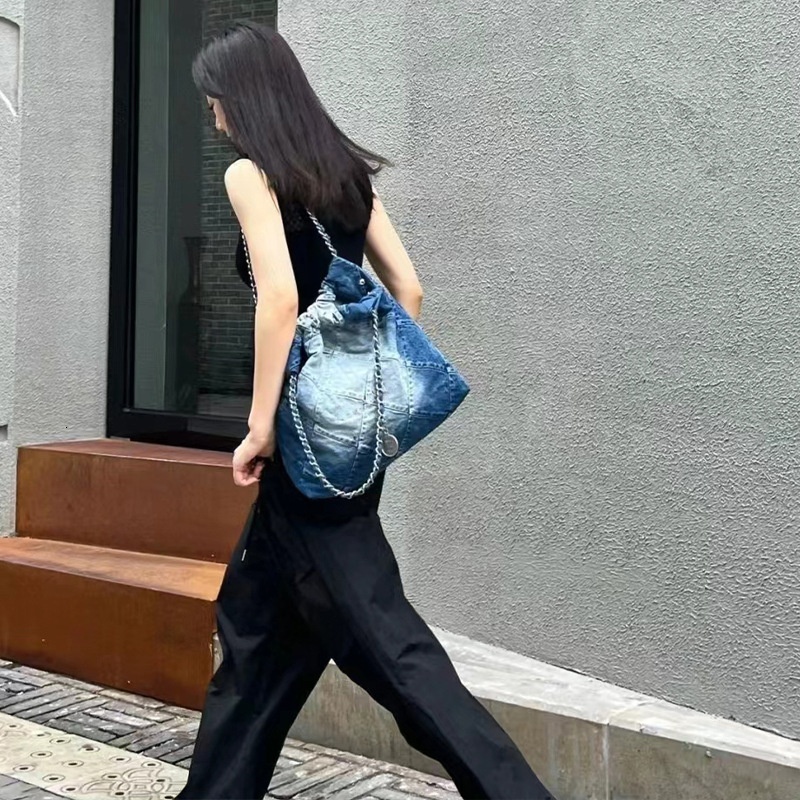 Small Fragrant Wind Gradient Water Wash Denim Blue Garbage Capacity Diamond Grid Chain Tote One Shoulder Large Shopping Bag
