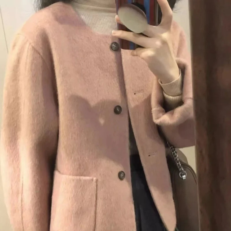 Women Autumn Winter Warm Woolen Blend Short Style Longsleeved Casual Button Coat Oneck Solid Loose Female Fashion Jacket 241108