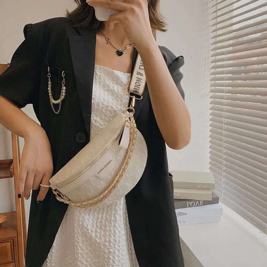 Fashion Pattern Fanny Pac For Women Stylish Letter Printed Chain Female Waist Pack Wide Strap Crossbody Bag 818b