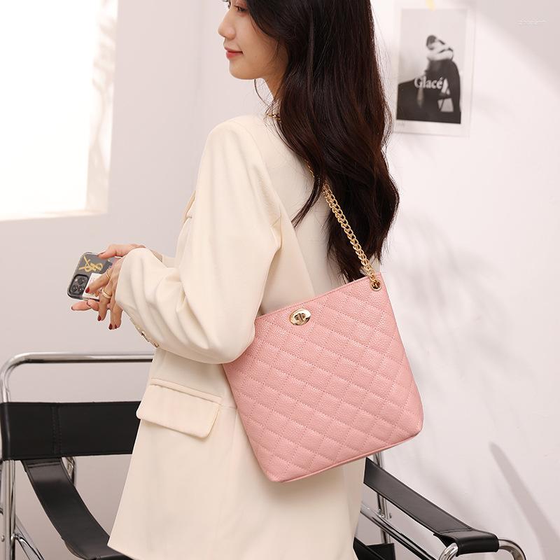 2025 NEW Drawstring Foreign Trade Fashion Lock Handbag Fresh Sweet Women's Bag Tote Shoulder Crossbody zhanyishengli