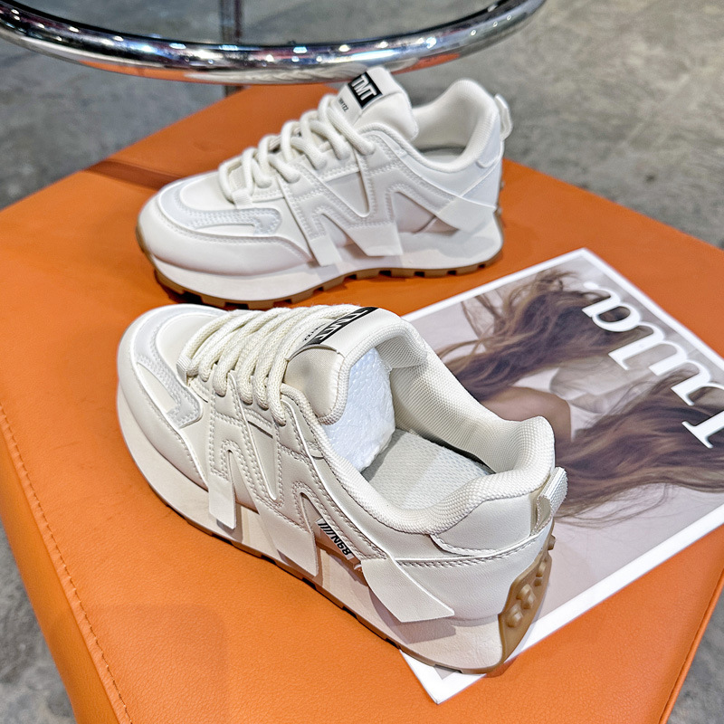 2024 free shipping shoes designer womens running shoes athleisure breathable comfortable triple black sneakers mens trainers size eur35-40