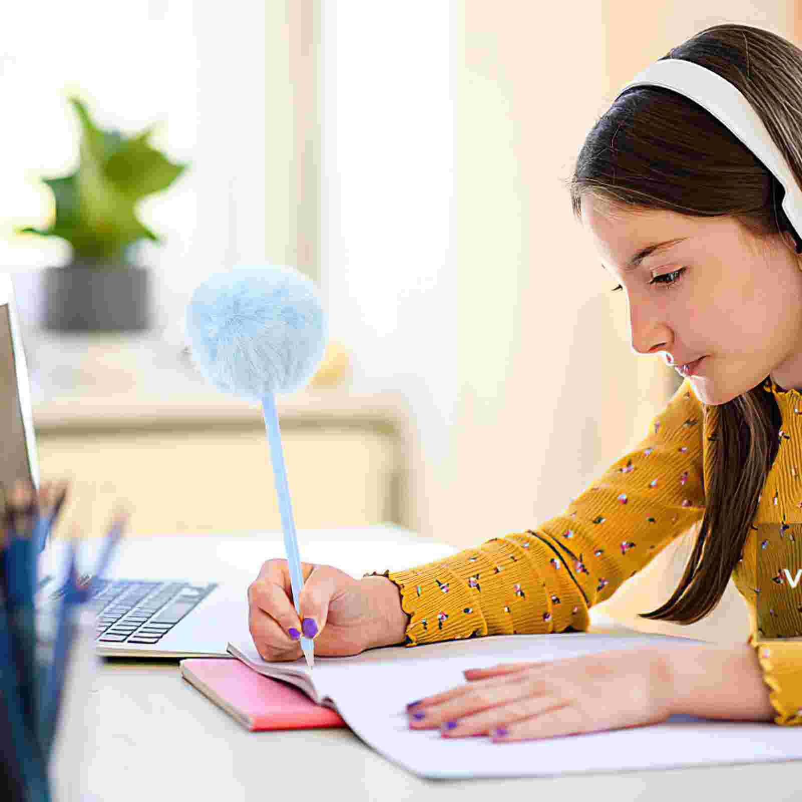 4pcs Writing Pen Fluffy Ball Pen Decorative Fuzzy Ball Pen Decorative Pom Pom Pen