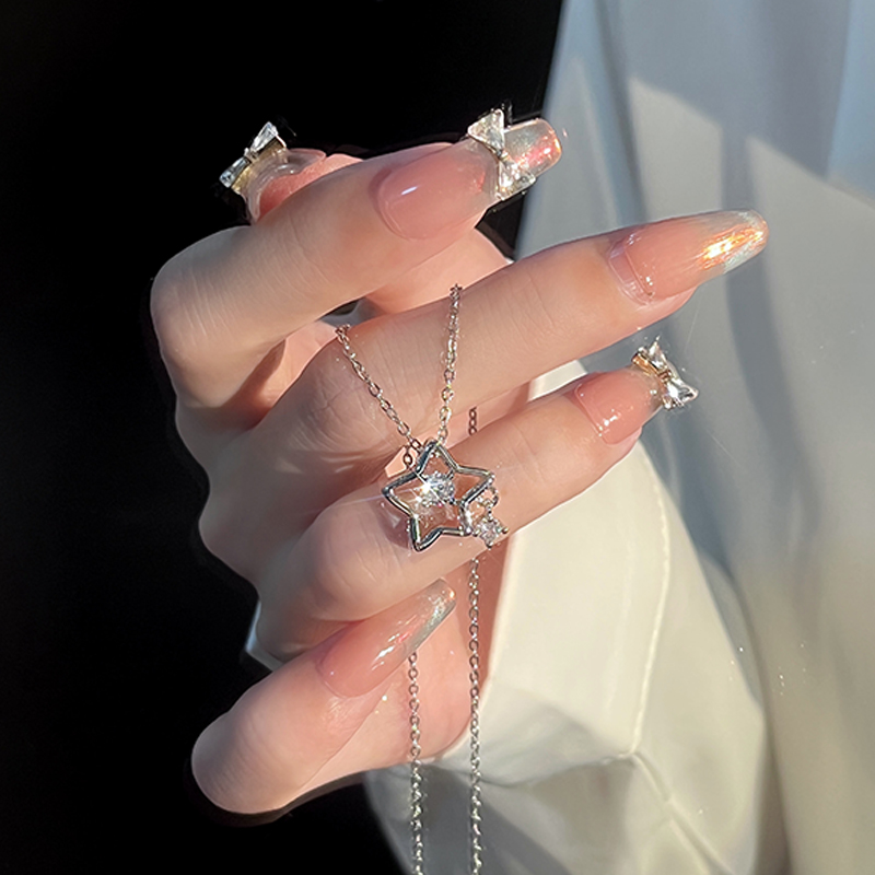 Unique Women's Stainless Steel Locket Necklace - Fashionable Tassel & Zircon Embellished Star Pendant