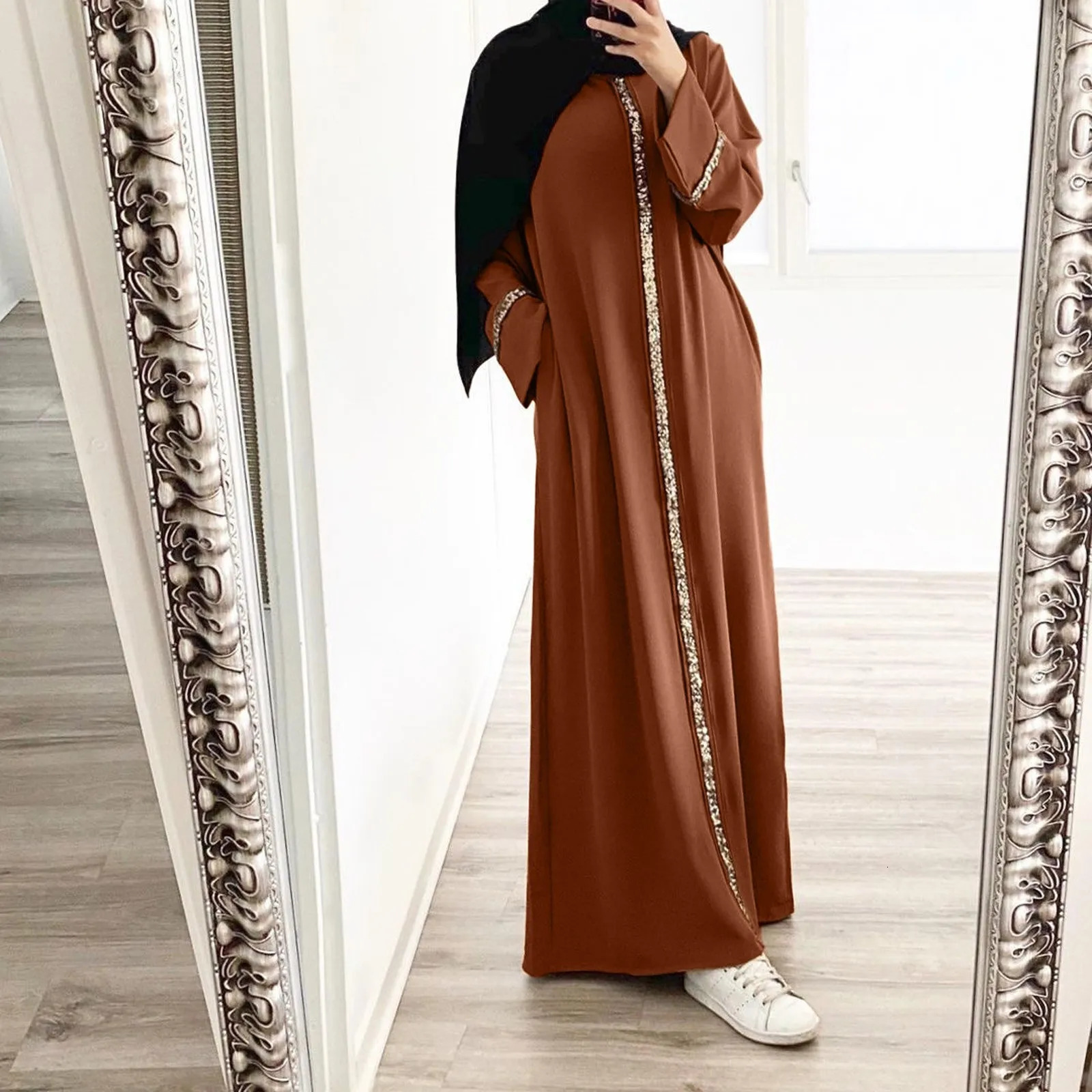 Elegant Muslim long dress with sequined Kaftan robe Malaysia Dubai Arab Abaya Islamic clothing elegant patchwork long dress 241111