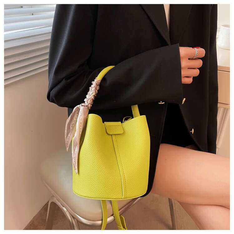 Travel Women's Bucket Bag Handbags 2023 Autumn Winter High Quality Fashion One Shoulder With Ribbon Female Messenger Bags Wallet