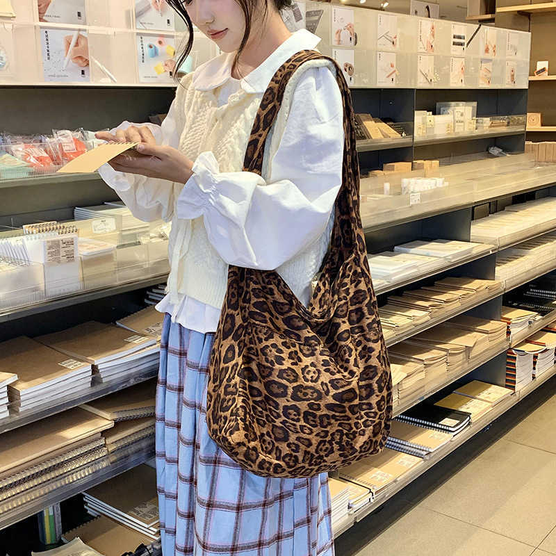 Korean version leopard print cotton tote bag for women 2024 new fashion trend simple commuting bag casual shoulder bag 241113
