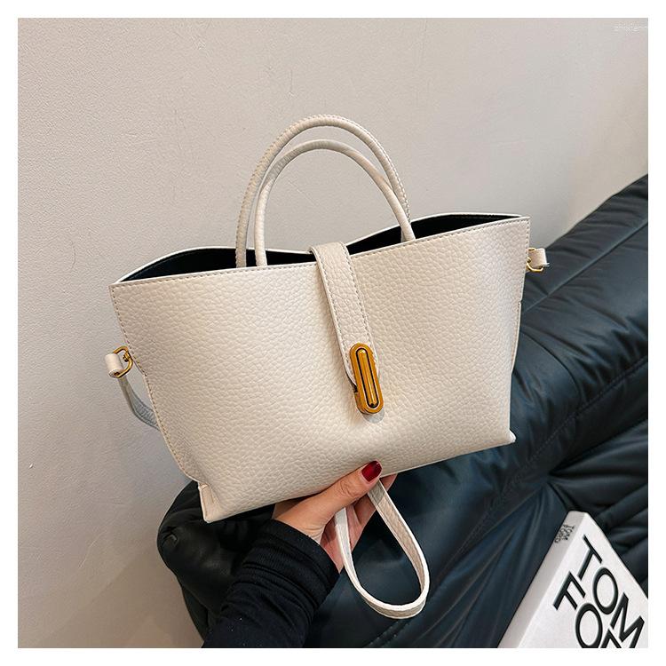 New Free Delivery 2025S Designer Totes Fashion High-end Texture Large Bag Women Vintage Bucket Fashionable Western Style All-match Commuter Crossbody 