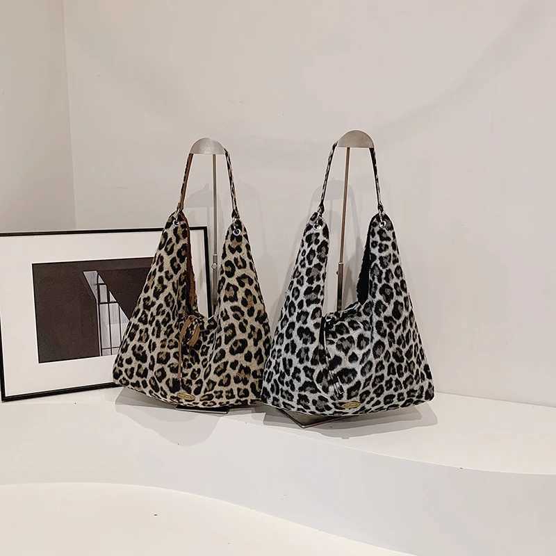 High quality leopard print Wen shoe bag with large capacity 2024 new autumn and winter cross body bag for leisure Cmuting Y241113