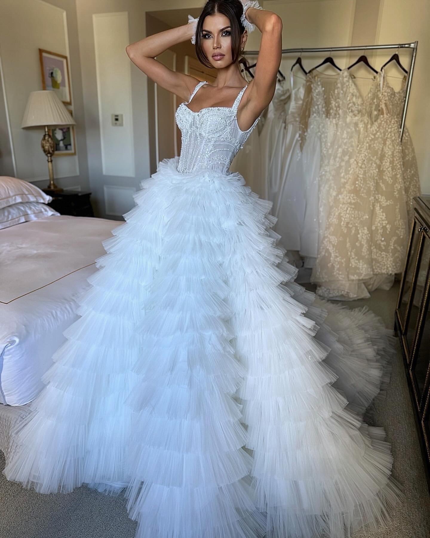 Modern A Line Dress For Bride Beaded Sequins Straps Wedding Dresses Bridal Gowns Vestidos Novia Tiered Skirt Ruched Country Robe De Mariage 0515