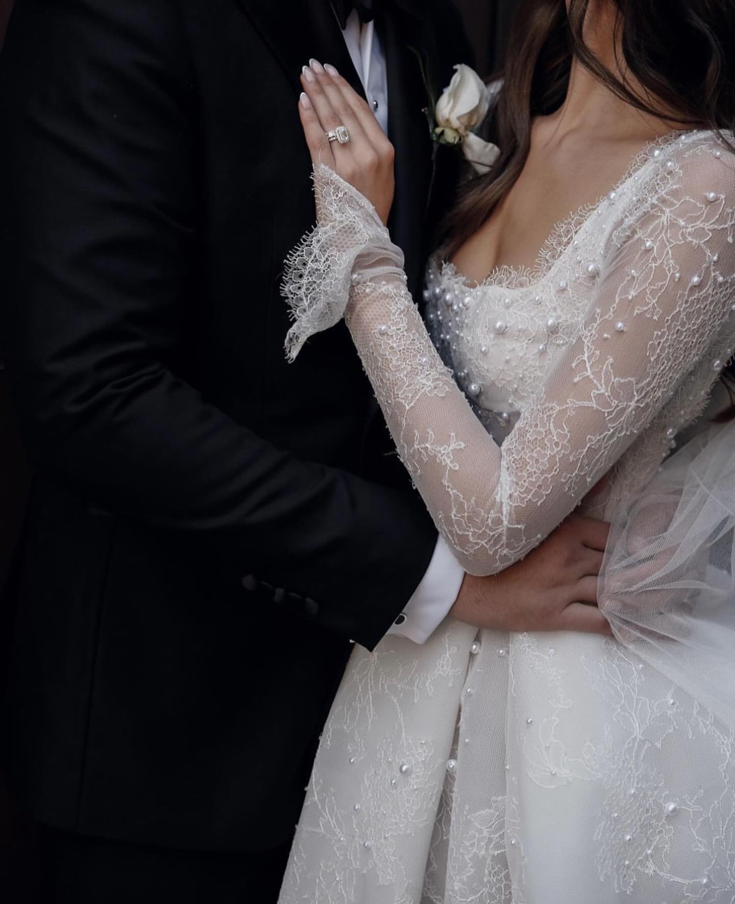 A E Dress For Bride Lace Long Sleeves Pearls Wedding Dresses Bridal Gowns Vestidos Novia Backless Country Robe De Mariage Bc19346 0219