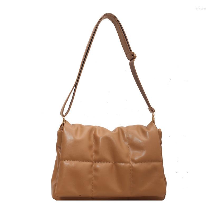 2025 NEW Totes Foreign Trade Women's Bag Large Capacity Cotton Coat Female Autumn And Winter Fashion Retro Rhombus Embroidery Thread Shoulder zha