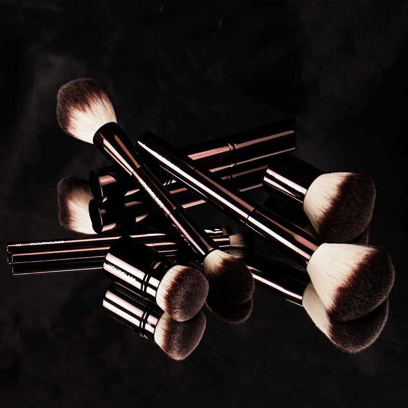 Hourglass No Cruel Makeup Brush -19 Brush Set powder blusher Powder eye shadow eye shadow Basic Brush Luxury Pure Makeup Tool W241113