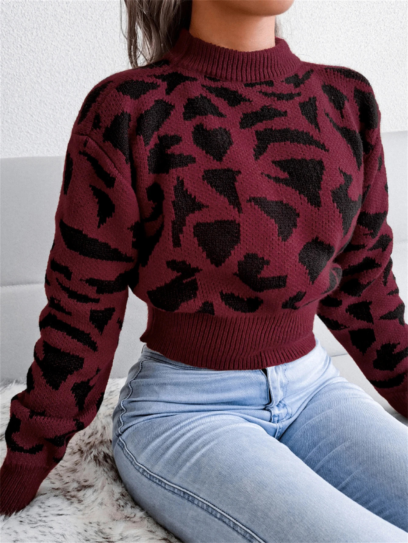 Autumn and Winter Round Neck Fashion Leopard Pattern Waist Series Womens Sweater Long Sleeve Top Short Knitted Lanhua 241113