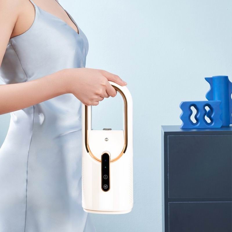 2024 New desktop USB bladeless rechargeable portable office mini humidification with spray electric fan