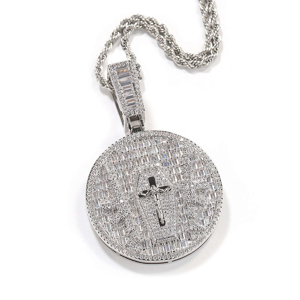 Top Quality Wolf Tide Jesus Cross Round Medal Pendant Necklace Hip Hop Silver Full Diamond Necklaces Mens Charm Accessories Iced Out Crystal Hip Hop J