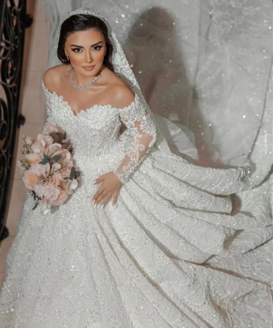 Saudi arabic crystal lace ball gown Wedding Dress off shoulder long sleeves sequins beaded wedding dresses ruffle Dubai r Bridal gowns plus size