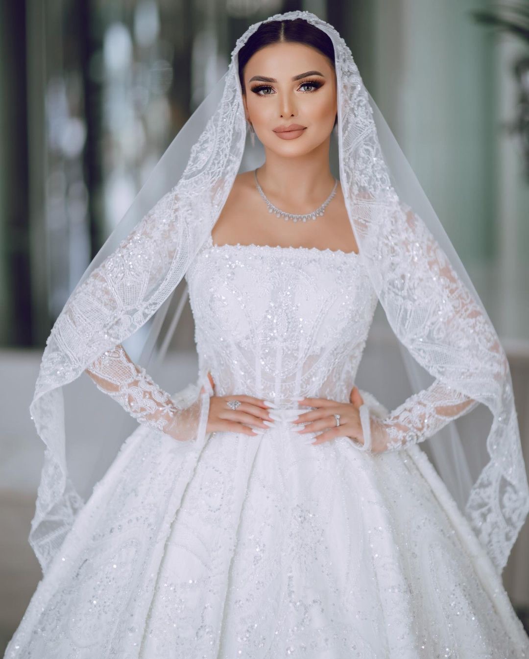 Saudi Arabic Ball Gown Wedding Dress Square Neck Long Sleeves Sequins Lace Wedding Dresses Ruffle Dubai R Bridal Gowns Plus Size 0616