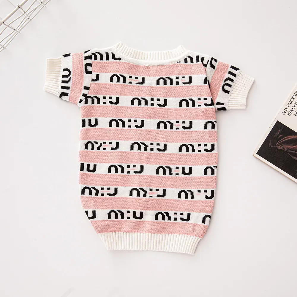 New high-end designer pet dog clothing puppy pink pet fashion brand cardigan sweater comfortable, soft and warm autumn and winter dog clothing Doukeji